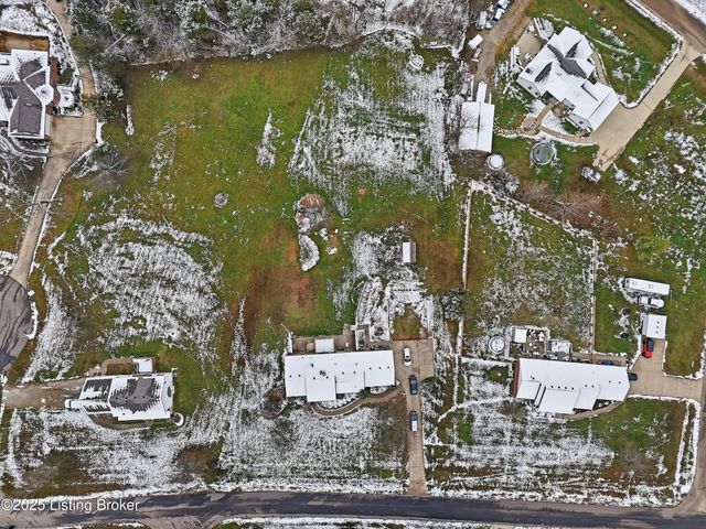 7001 Derby Dr, Crestwood, KY 40014