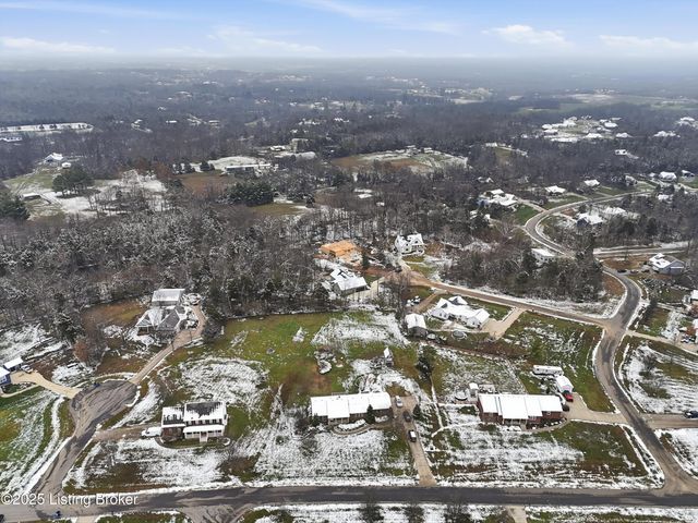 7001 Derby Dr, Crestwood, KY 40014