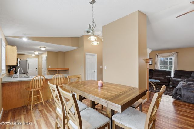 7001 Derby Dr, Crestwood, KY 40014