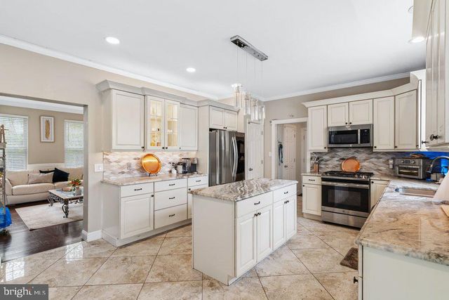 32 MEADOW LN, Pottstown, PA 19465