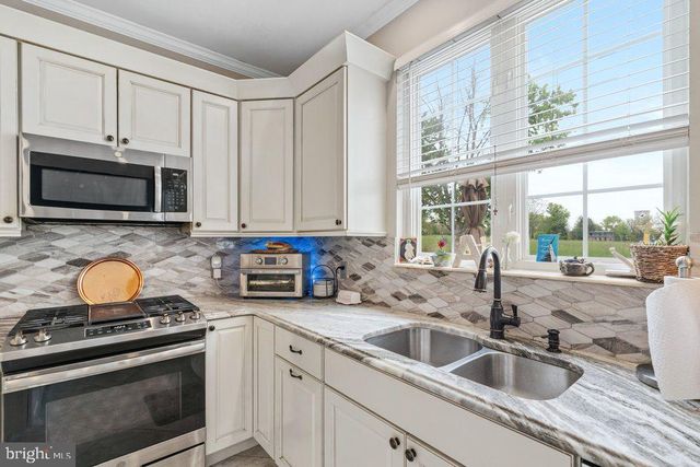 32 MEADOW LN, Pottstown, PA 19465