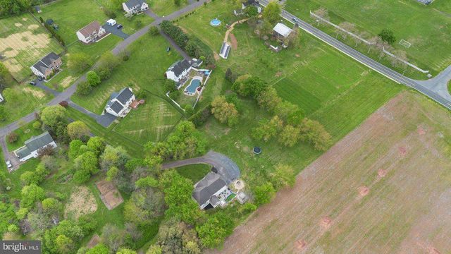 32 MEADOW LN, Pottstown, PA 19465