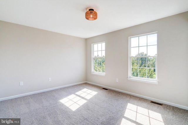 445 CHARLES CIR, York, PA 17406