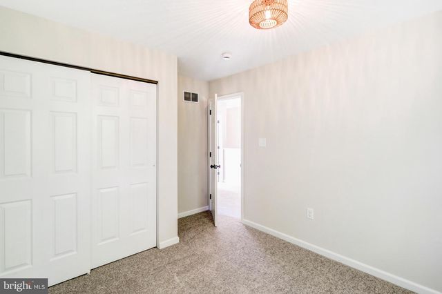 445 CHARLES CIR, York, PA 17406