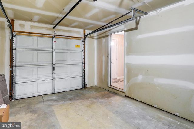 445 CHARLES CIR, York, PA 17406