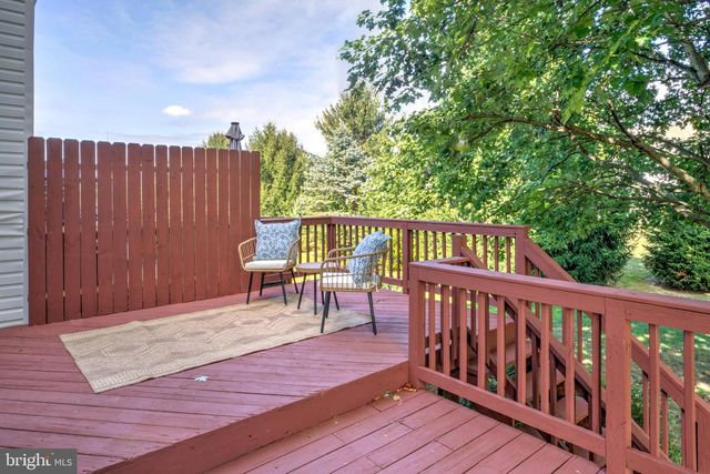 445 CHARLES CIR, York, PA 17406