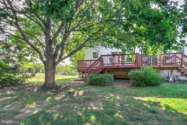 445 CHARLES CIR, York, PA 17406