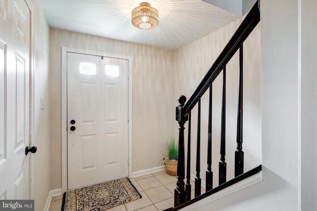 445 CHARLES CIR, York, PA 17406