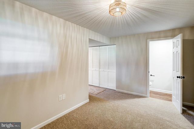 445 CHARLES CIR, York, PA 17406