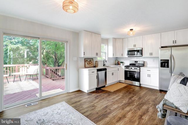 445 CHARLES CIR, York, PA 17406