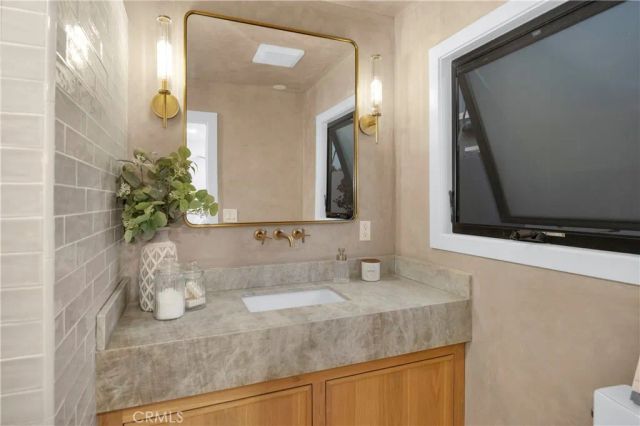 900 Catalina Avenue, Seal Beach, CA 90740