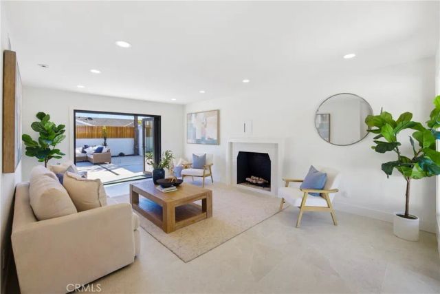 900 Catalina Avenue, Seal Beach, CA 90740