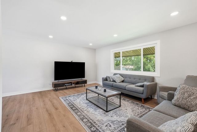 17800 Central Park Avenue, Country Club Hills, IL 60478
