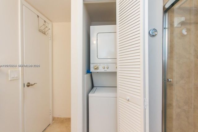 16561 Blatt Blvd 201, Weston, FL 33326