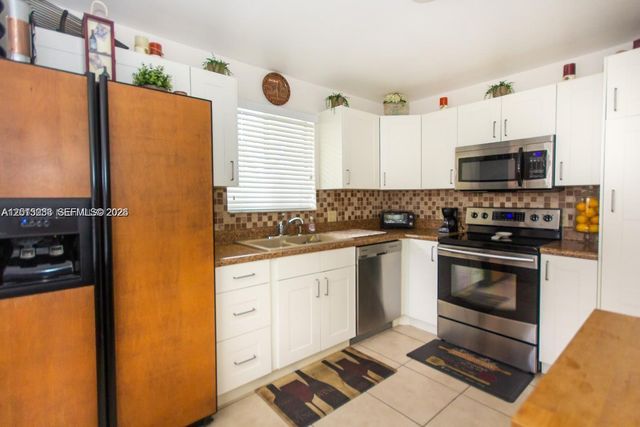 16561 Blatt Blvd 201, Weston, FL 33326