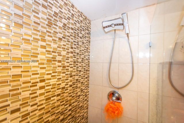 16561 Blatt Blvd 201, Weston, FL 33326