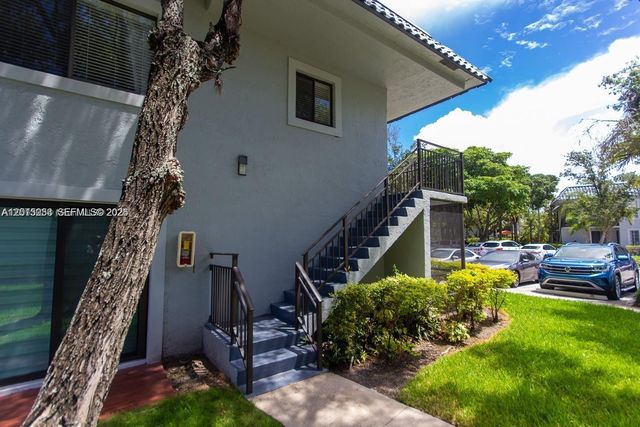 16561 Blatt Blvd 201, Weston, FL 33326