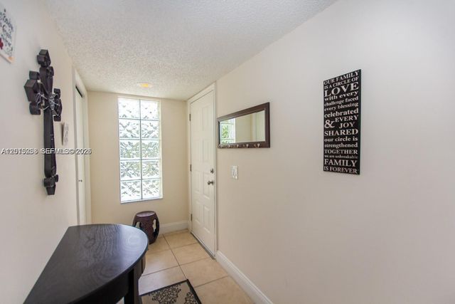 16561 Blatt Blvd 201, Weston, FL 33326