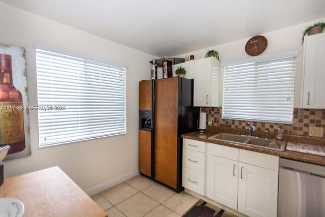 16561 Blatt Blvd 201, Weston, FL 33326
