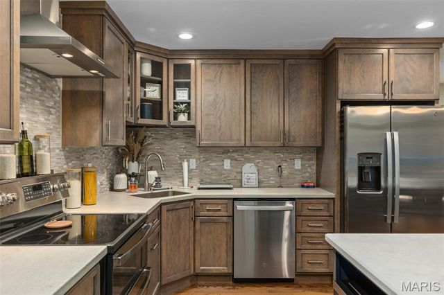 2 Deer Hollow Lane, Litchfield, IL 62056