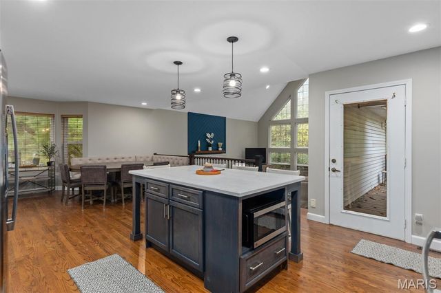 2 Deer Hollow Lane, Litchfield, IL 62056