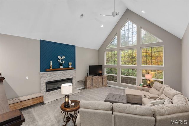 2 Deer Hollow Lane, Litchfield, IL 62056