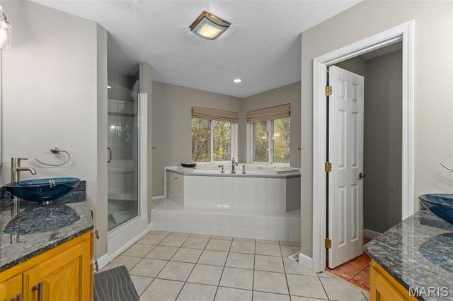 2 Deer Hollow Lane, Litchfield, IL 62056