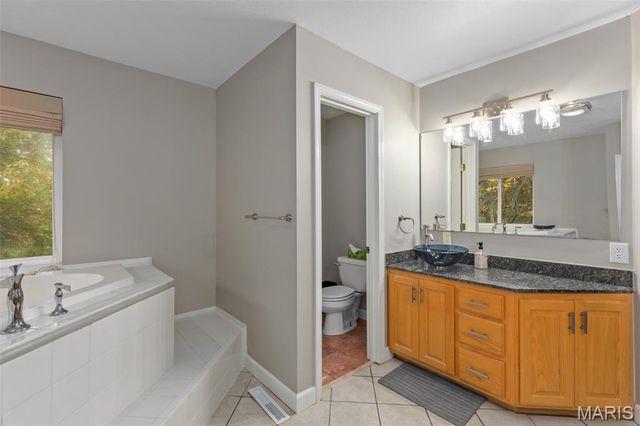 2 Deer Hollow Lane, Litchfield, IL 62056