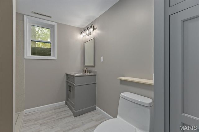 2 Deer Hollow Lane, Litchfield, IL 62056