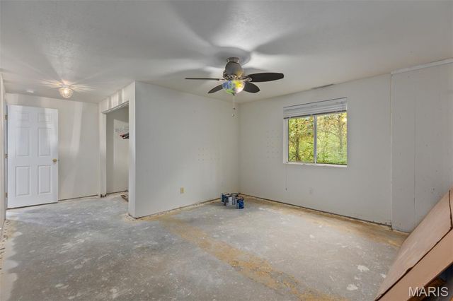 2 Deer Hollow Lane, Litchfield, IL 62056