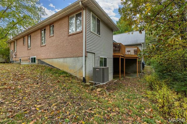 2 Deer Hollow Lane, Litchfield, IL 62056