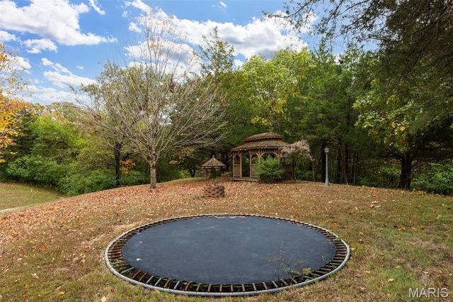 2 Deer Hollow Lane, Litchfield, IL 62056