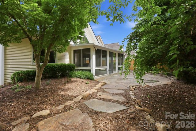 45 Beekeeper Trail, Swannanoa, NC 28778