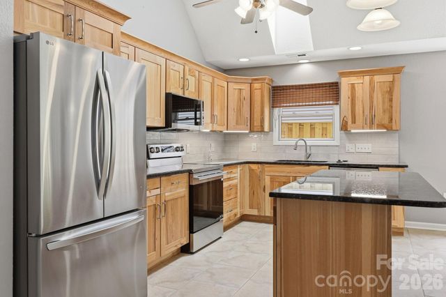 45 Beekeeper Trail, Swannanoa, NC 28778