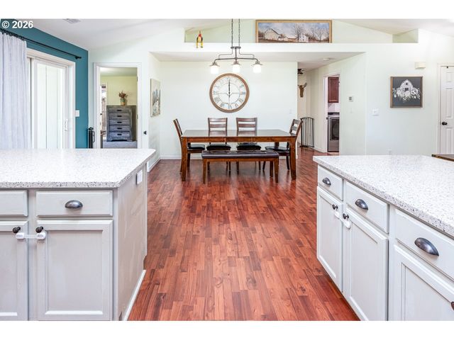87660 TREK Dr, Veneta, OR 97487