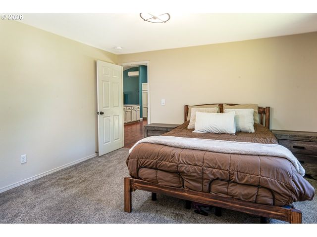 87660 TREK Dr, Veneta, OR 97487