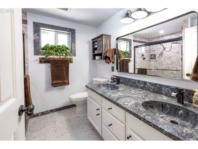 87660 TREK Dr, Veneta, OR 97487