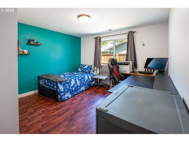 87660 TREK Dr, Veneta, OR 97487