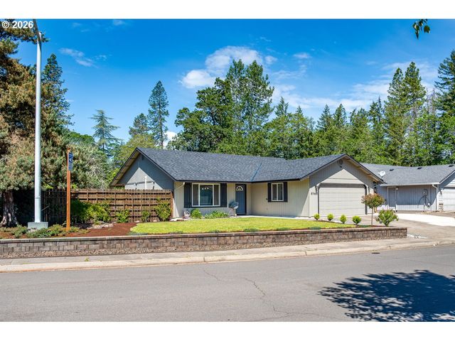 87660 TREK Dr, Veneta, OR 97487