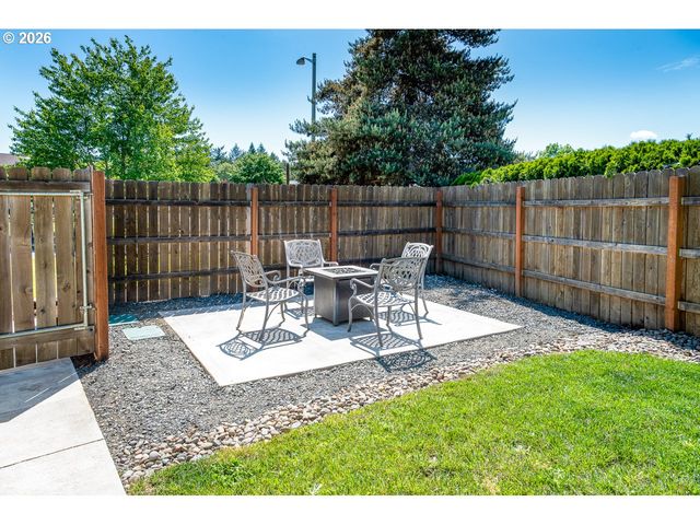 87660 TREK Dr, Veneta, OR 97487