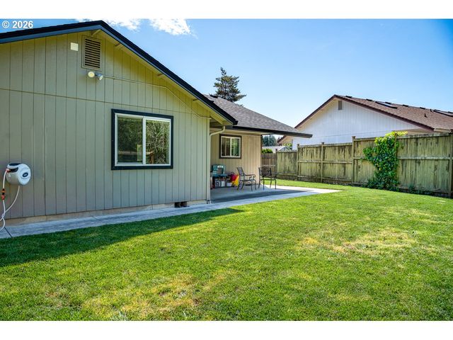 87660 TREK Dr, Veneta, OR 97487