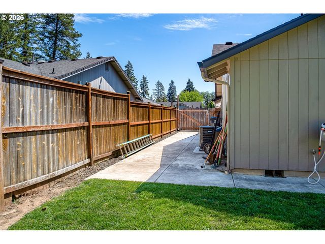87660 TREK Dr, Veneta, OR 97487