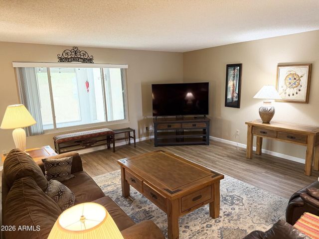 8343 E EMELITA Avenue, Mesa, AZ 85208