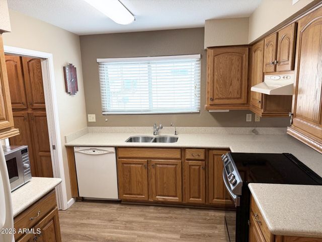8343 E EMELITA Avenue, Mesa, AZ 85208