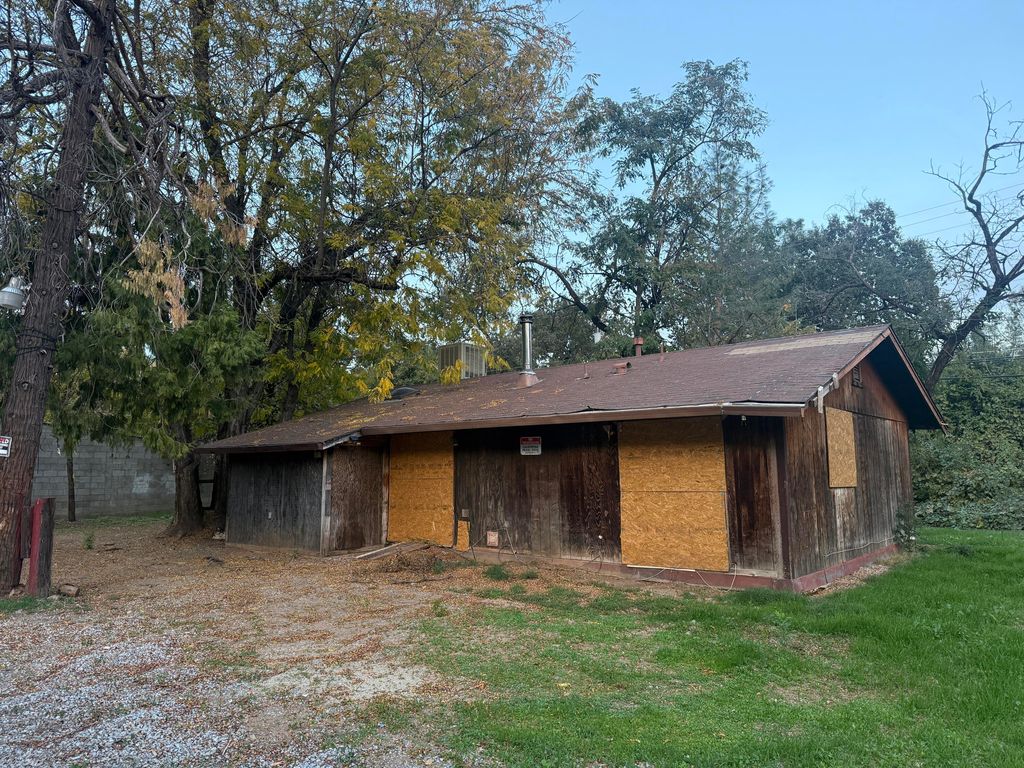 15101 Wonderland Boulevard, Redding, CA 96003