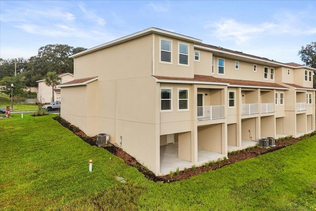915 LAKEFRONT VILLAGE DRIVE, Clermont, FL 34711