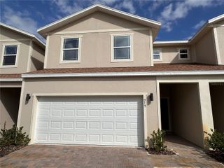 915 LAKEFRONT VILLAGE DRIVE, Clermont, FL 34711