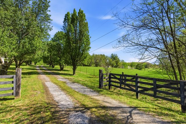 8270 Bethlehem Rd, Springfield, TN 37172