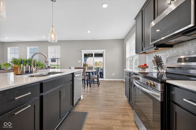 1573 N Clearwater Drive, Greenfield, IN 46140