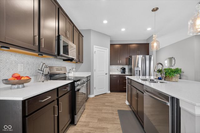 1573 N Clearwater Drive, Greenfield, IN 46140